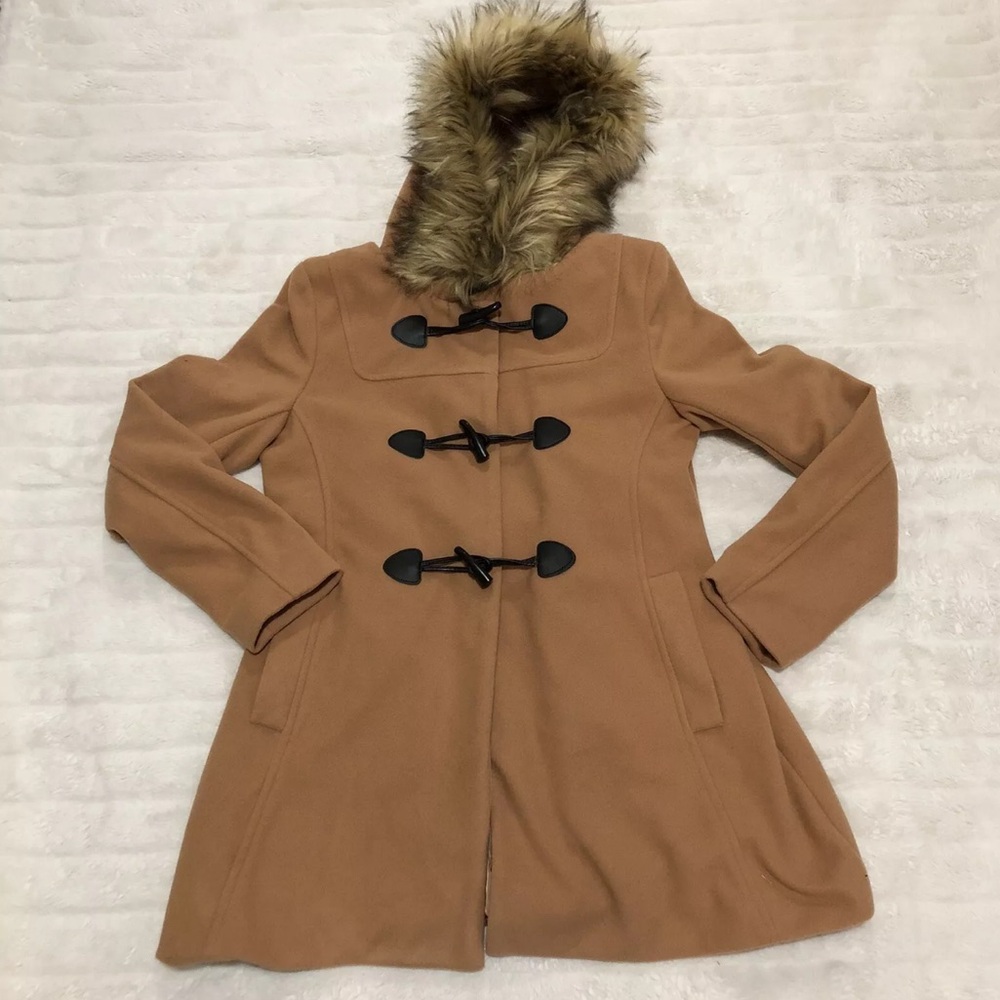 Brown tan jacket with fur hood and buttons,large,brand new never worn 2sable